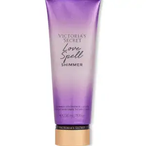Лосьйон для тіла Love spell Shimmer