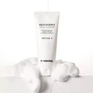 Зволожуюча пінка для глибокого очищення з пептидами MEDI-PEEL Peptide 9 Aqua Essence Facial Clezncer