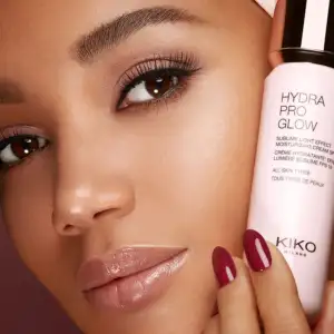 Неймовірний крем та база під макіяж  з SPF10 та  гіалуроновою кислотою Kiko Hydra Pro Glow