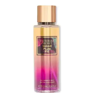 Парфумований спрей Sugar Plum Fig від Victoria's Secret ( Вікторія Сікрет ), Цукровий інжир, кориця, апельсин, ніжна троянда, Колекція Gilded Gala, ✅ 100% оригінал