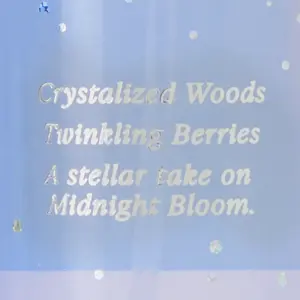 Вікторія Сікрет Midnight Bloom Starlit спрей - Вишукані теплі ноти димчастої ванілі та опівнічної орхідеї створюють розкішний і затишний шлейф, який підкреслить вашу унікальність.  ✨ Оригінал із США  у зручному об’ємі 250 мл. 💡 Замовляйте зараз і відкрийте для себе елегантність аромату Midnight Bloom, який підкреслить ваш стиль!