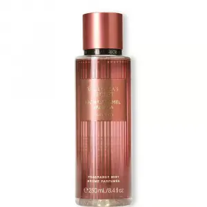 Victoria Secret Rich Caramel Vanilla Blend NO 3 спрей - аромат, що огортає солодким теплом і вишуканістю. Гурманське поєднання бобів тонка та ванілі створює спокусливу композицію, яка підкреслить вашу ніжність і чарівність. ✨ Оригінал із США  у зручному об’ємі 250 мл.
