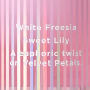 Опис спрея Velvet Petals Bliss Mist Victoria's Secret