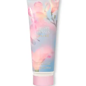 Victoria’s Secret Velvet Petals Bliss лосьйон для тіла 236 мл