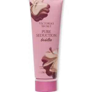 Лосьйон для тіла Victoria's Secret Pure Seduction Brulee ягідний глінтвейн, цукрова фрезія, зацукрований мускус, лімітована колекція 2025